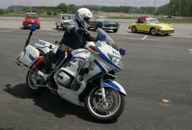 V Pristavi se je zaradi neprilagojene hitrosti poškodoval motorist